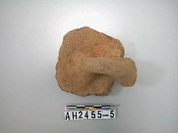 藏品(紅色細砂陶蓋殘件)的圖片